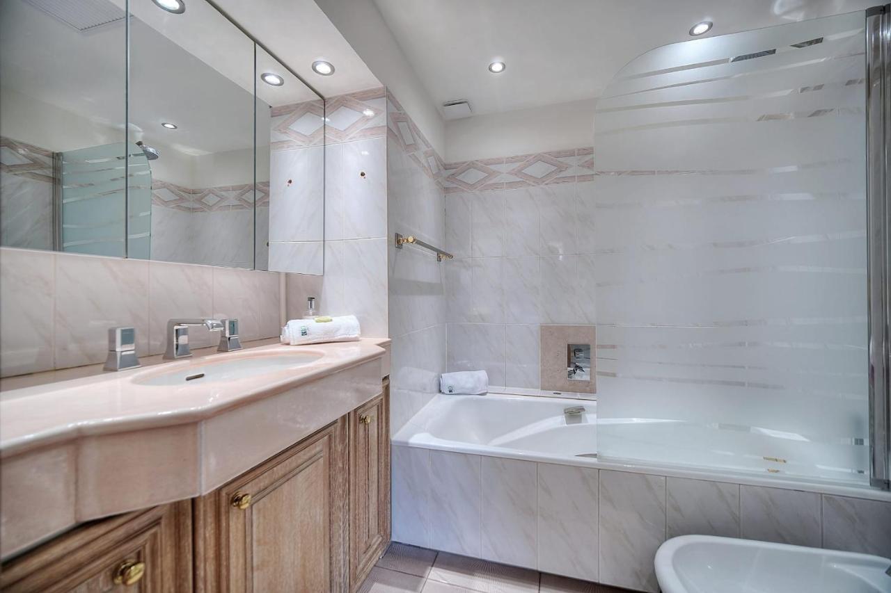 Immogroom - 2 Bedroom - Air Conditioning - Wifi - Terrace - Common Parking Cannes Eksteriør bilde